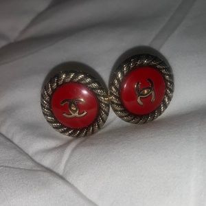 Vintage Chanel Round CC enamel earrings Red
